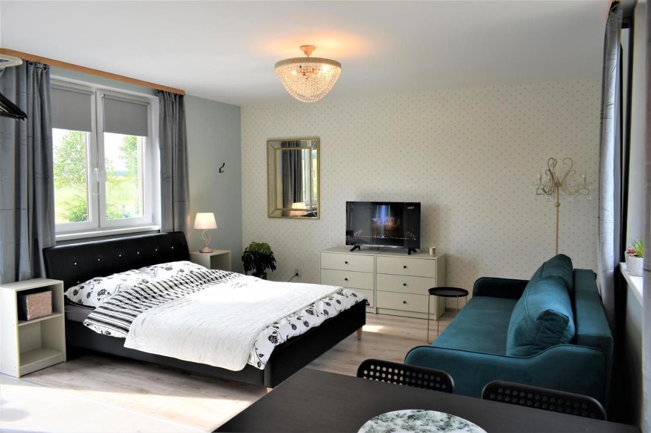 "Route 62" Airport Modlin Villa Golawin Exteriör bild