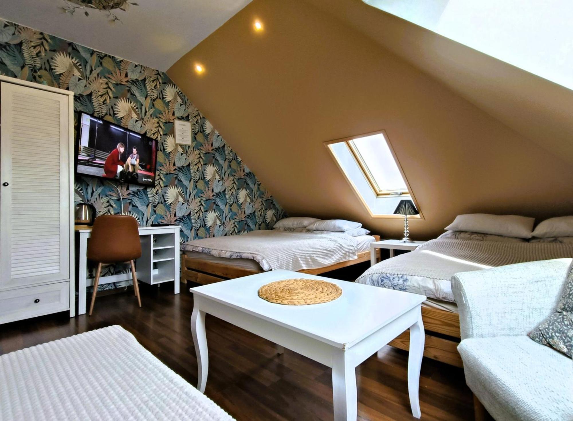 "Route 62" Airport Modlin Villa Golawin Exteriör bild