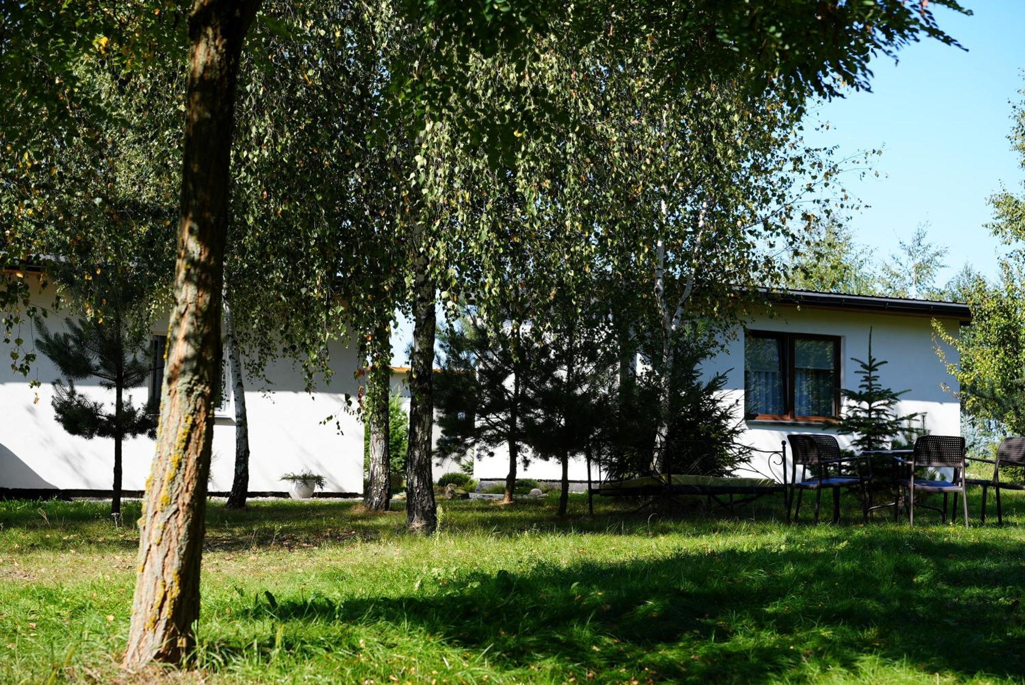 "Route 62" Airport Modlin Villa Golawin Exteriör bild